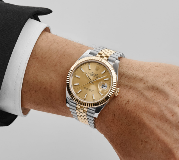 Rolex Datejust 41 Yellow Gold Champagne Dial Jubilee